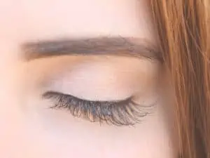This is a comprehensive tutorial of How To Remove Waterproof Mascara with and without makeup remover.
