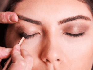 Eyeshadow Primer VS Eyeshadow Base (A Complete Guide)