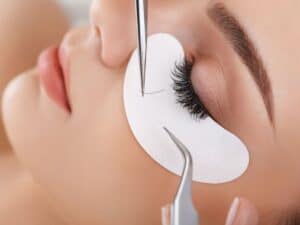 How to remove eyelash extension at home without damage