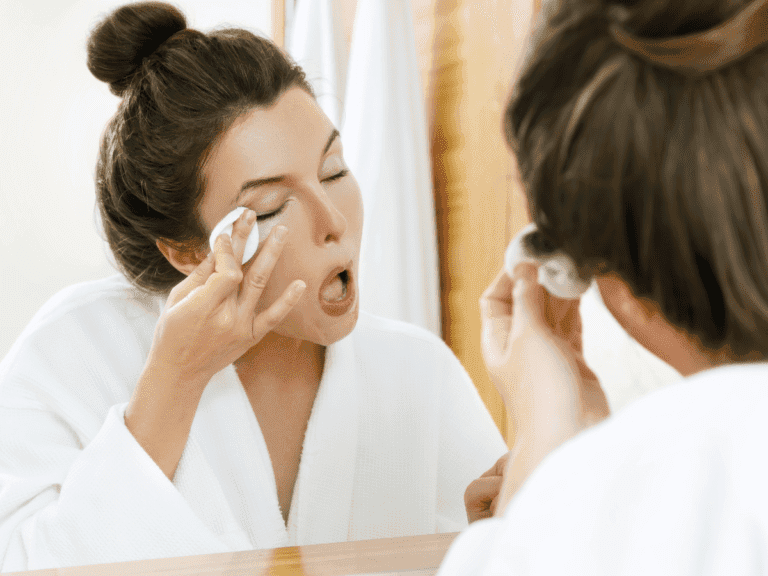 How To Remove Eyeliner With Without Makeup Remover Featured Photo How To Remove Eyeliner With & Without Makeup remover