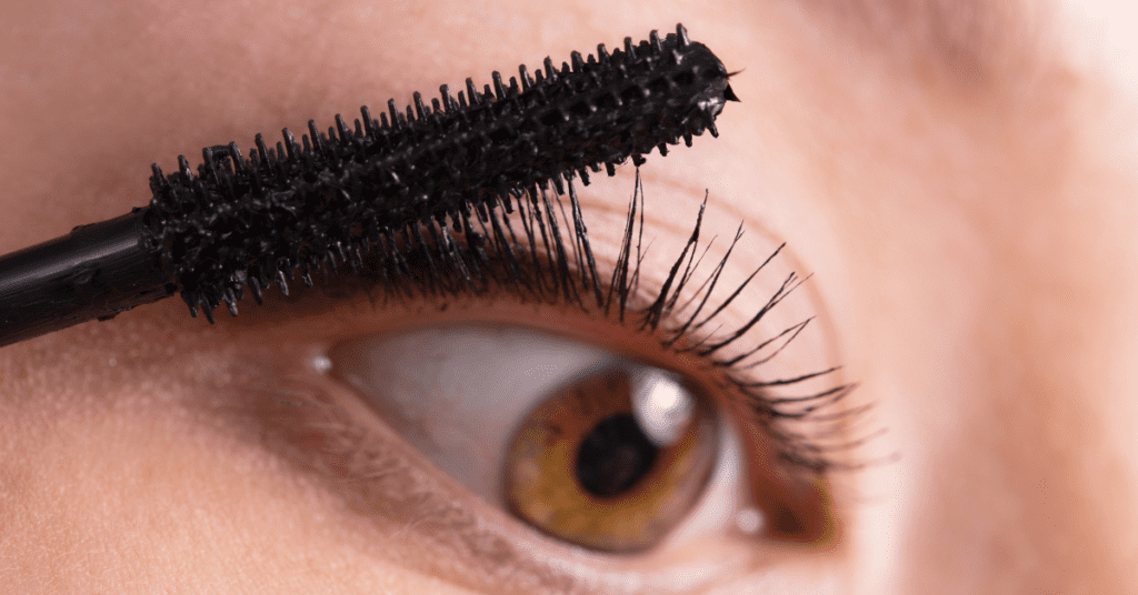 Know all clear mascara secret tips for those of you who have straight eyelashes.