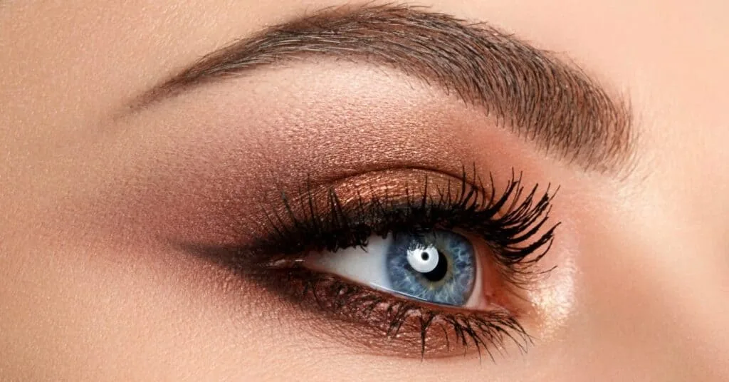How to Do Brown Smokey Eyeliner Learn the secrets of mastering the application brown of Smokey Eyeliner regardless of your eye shape