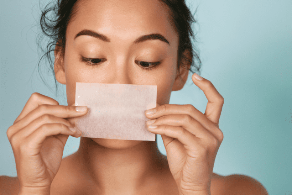 Using blotting paper while correcting eyeshadow mistakes can help eyeshadow from creasing