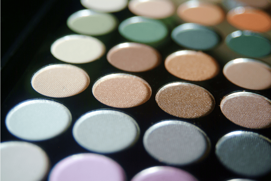 What is Pressed Powder Eyeshadow & is Pressed Powder Eyeshadow for You?