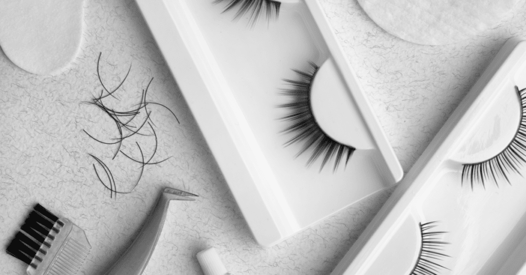 What Are eyelash Extensions Made of