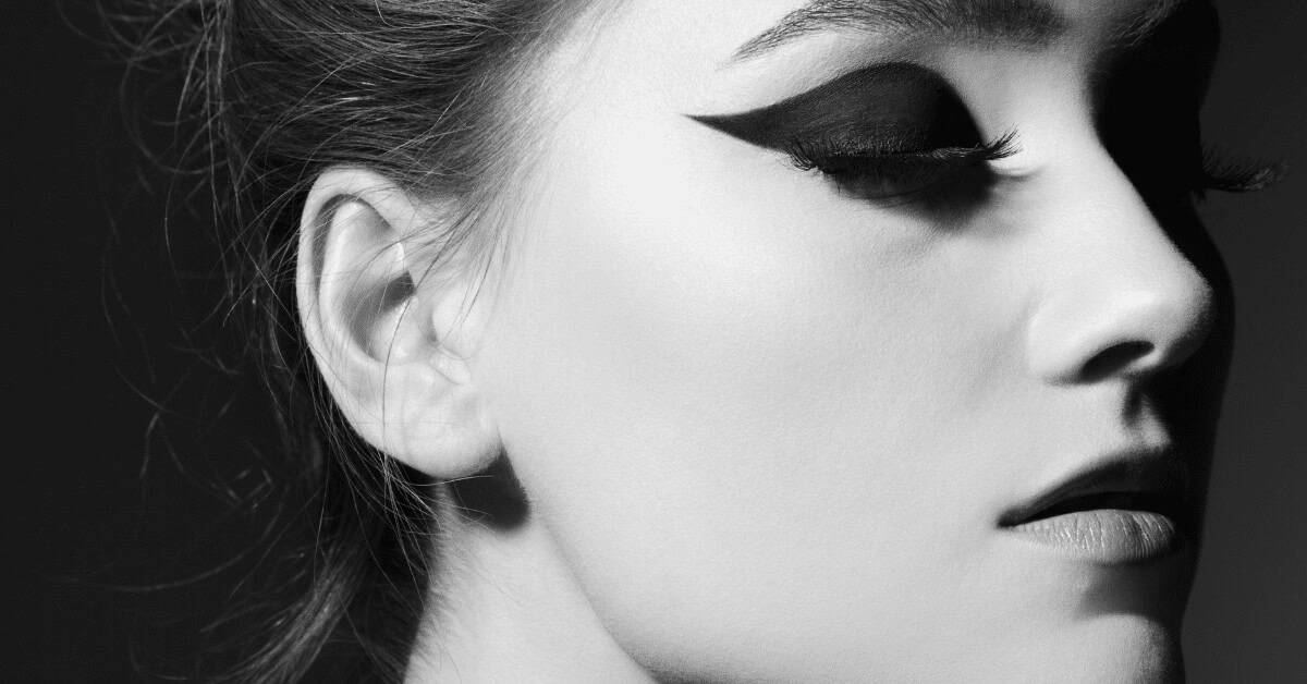 How to Do Emo Eyeliner (For Days When You Want to go all out