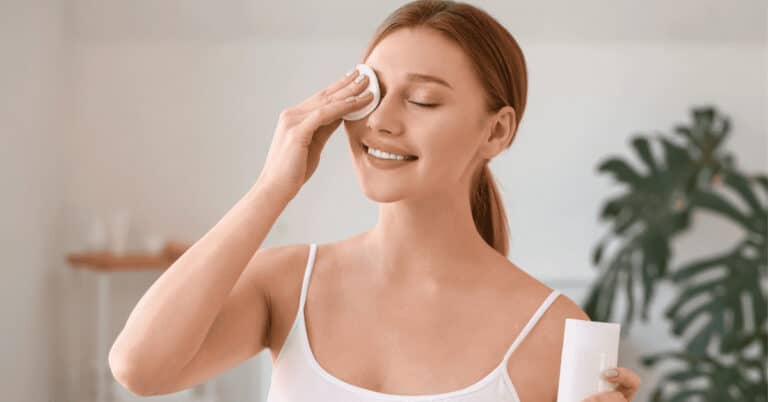 How to remove Magnetic Eyeliner