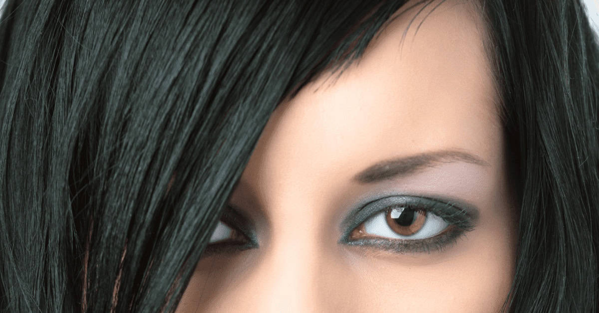 How To Do Emo Eyeliner (Step-by-Step guide)