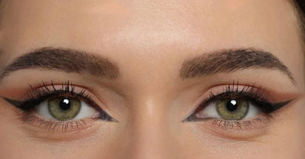 How To Do Fox Eyeliner on Almond Shaped Eyes How To Do Fox Eyeliner on Almond-Shaped Eyes