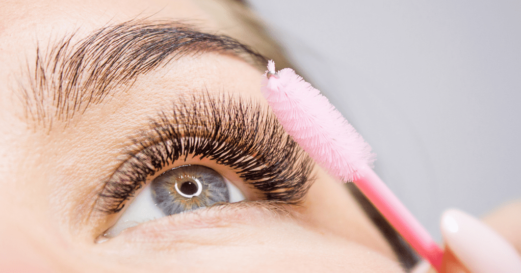 How to brush Eyelash Extensions Correctly