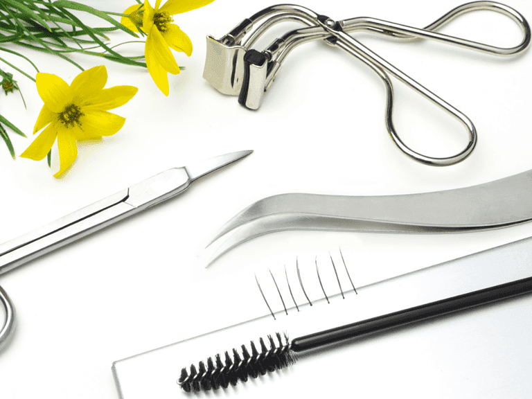 How to trim eyelash extensions Featured Photo How to Trim Eyelash Extensions