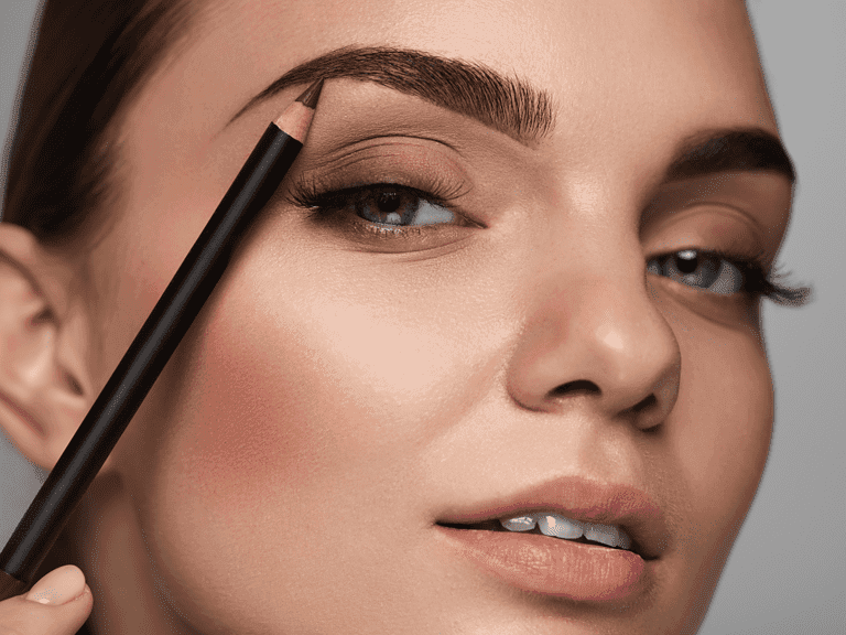 How To Use an Eyebrow Pencil Featured Photo How to use an eyebrow pencil