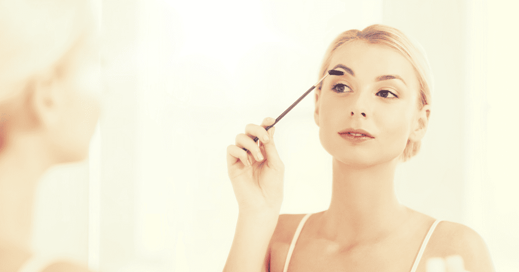 How To Brush Eyebrows Using a Spoolie Brush