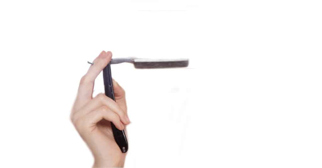 Learn HOW TO MAINTAIN EYEBROW RAZOR TO PREVENT FROM GETTING DULLED