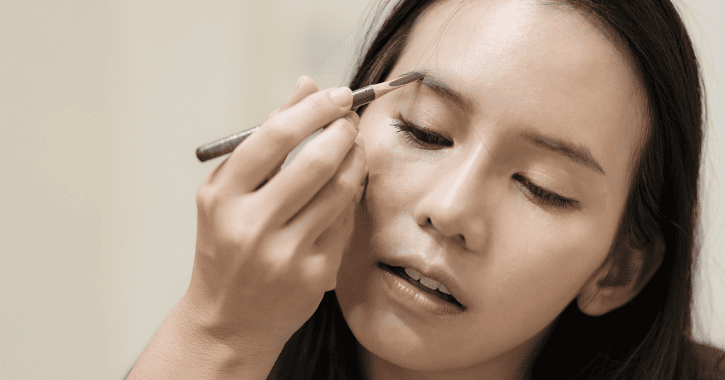 How To Use An Eyebrow Pencil