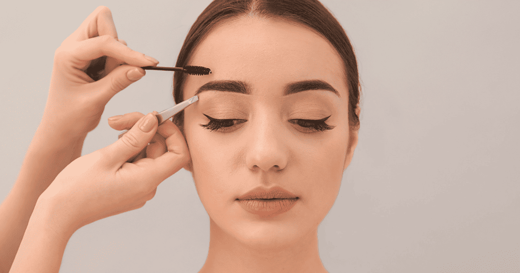 Learn How to use eyebrow Stencils to pluck eyebrows