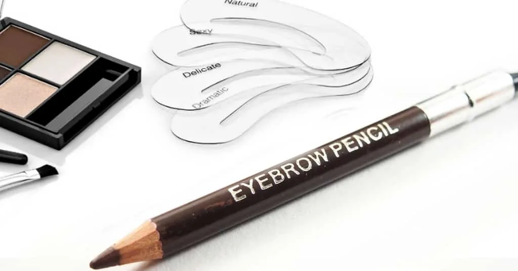 HOW TO USE EYEBROW STENCILS WITH A PENCIL Learn How to use an eyebrow stencil with eyebrow pencil.