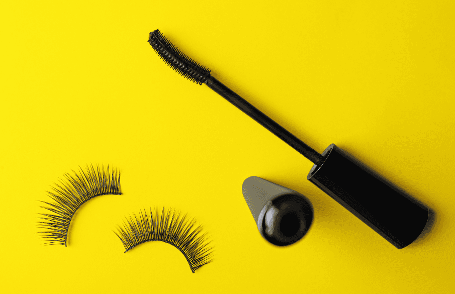 How to Maintain Curved Mascara Hygiene