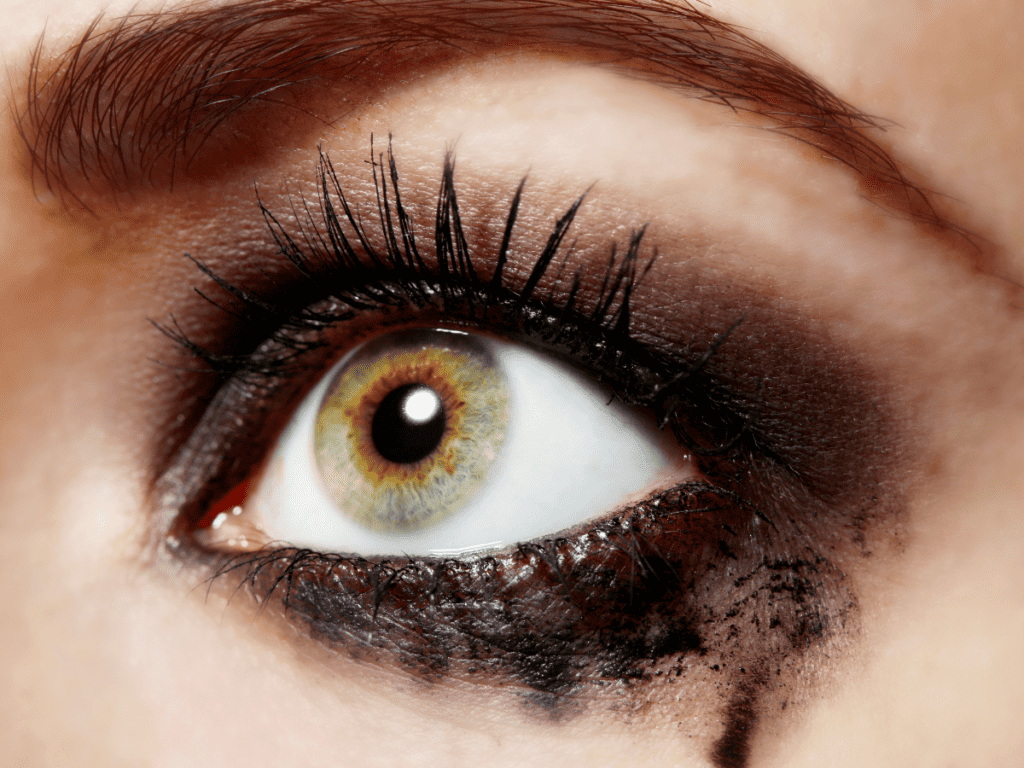 Preventing Mascara Smudging and Flaking